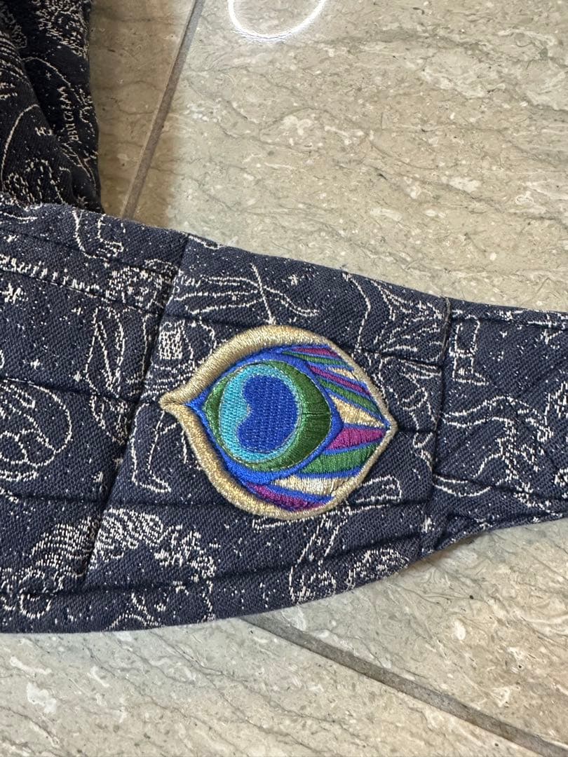 【artipoppe】 アーティポッペ　抱っこ紐 星座柄　インサート付き