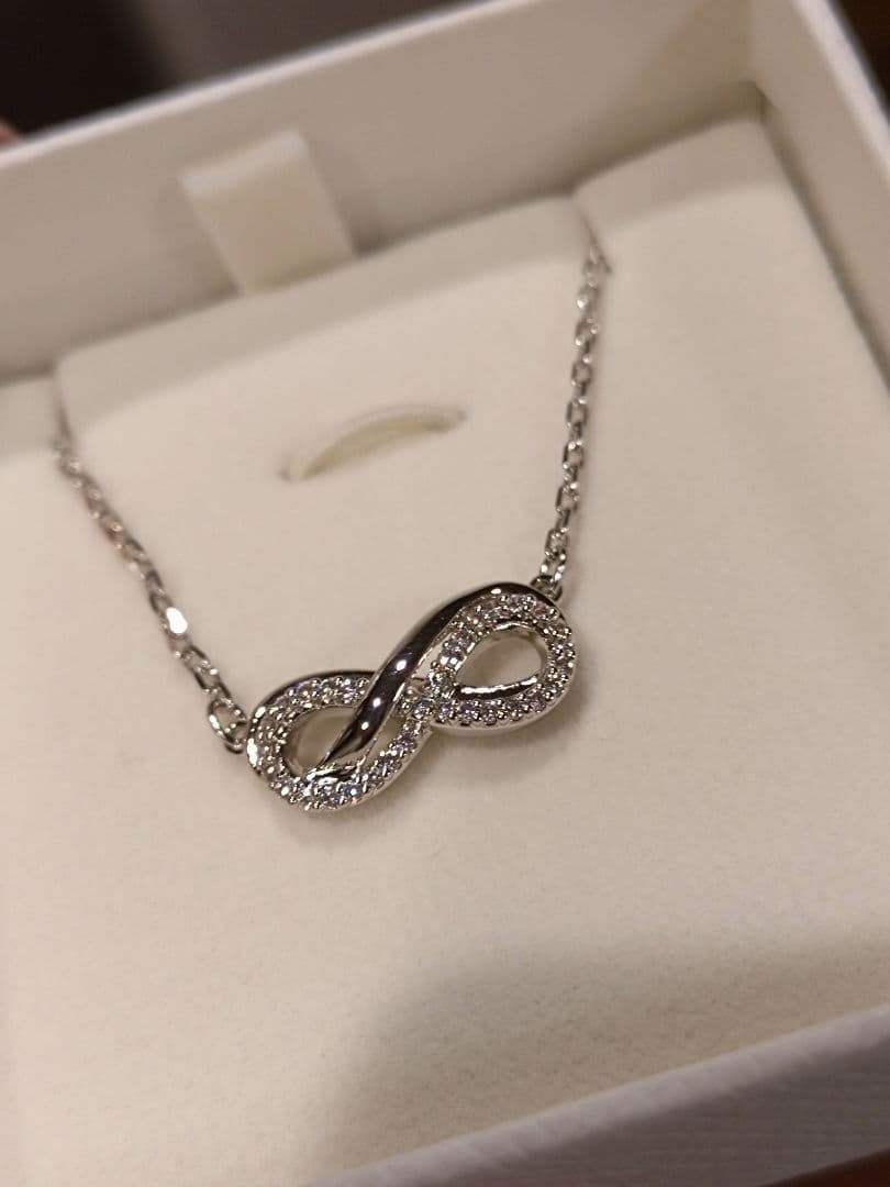 Swarovski 無限大ネックレス
