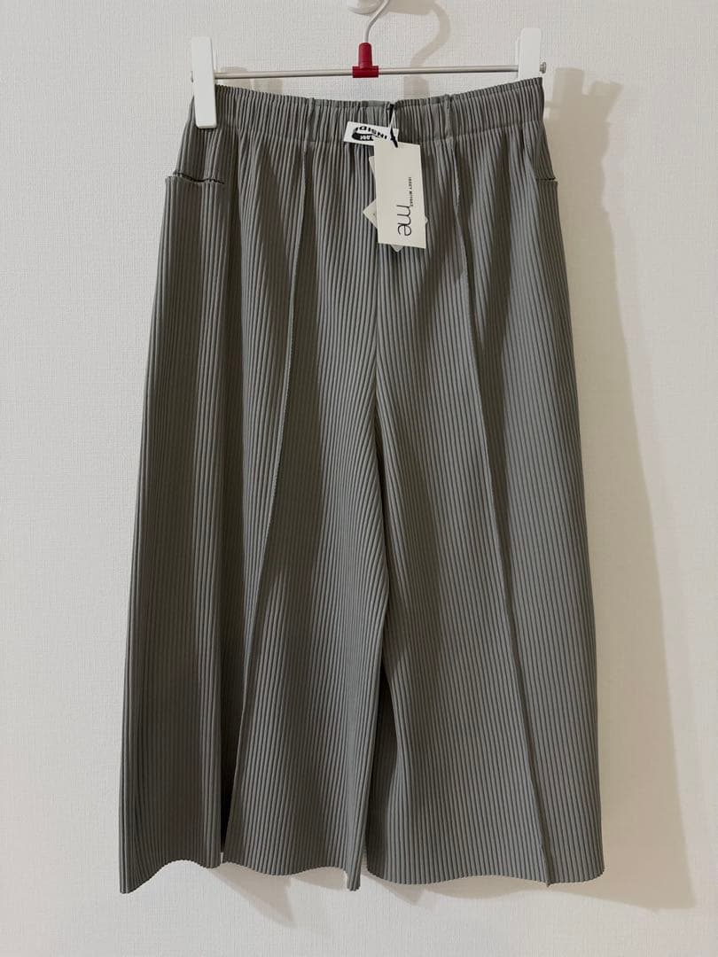 新品タグ付 me ISSEY MIYAKE ミー イッセイミヤケ プリーツパンツ