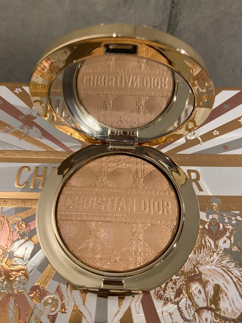 本日限定価格！ディオールスキン フォーエヴァー グロウ ルミナイザー