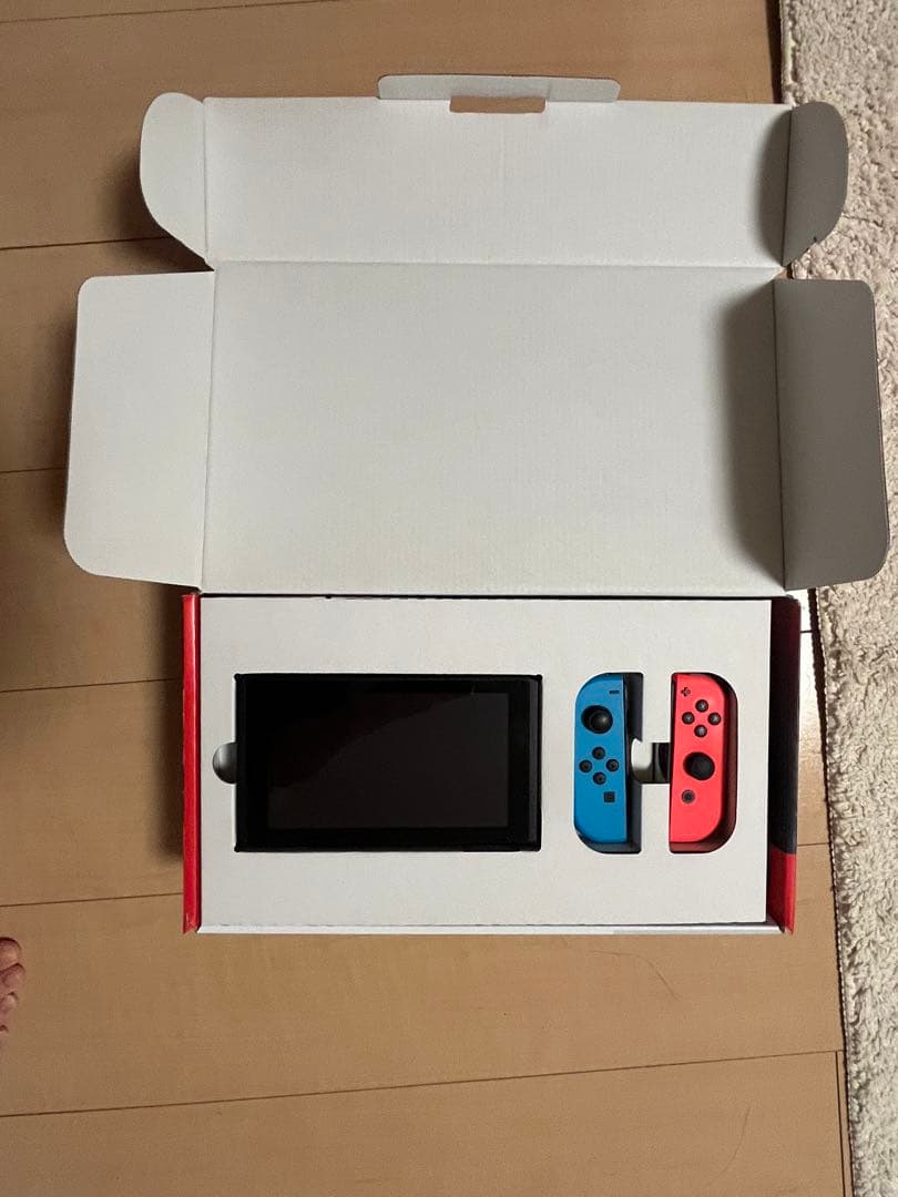 Nintendo Switch 本体　持ち運び用Switchケース