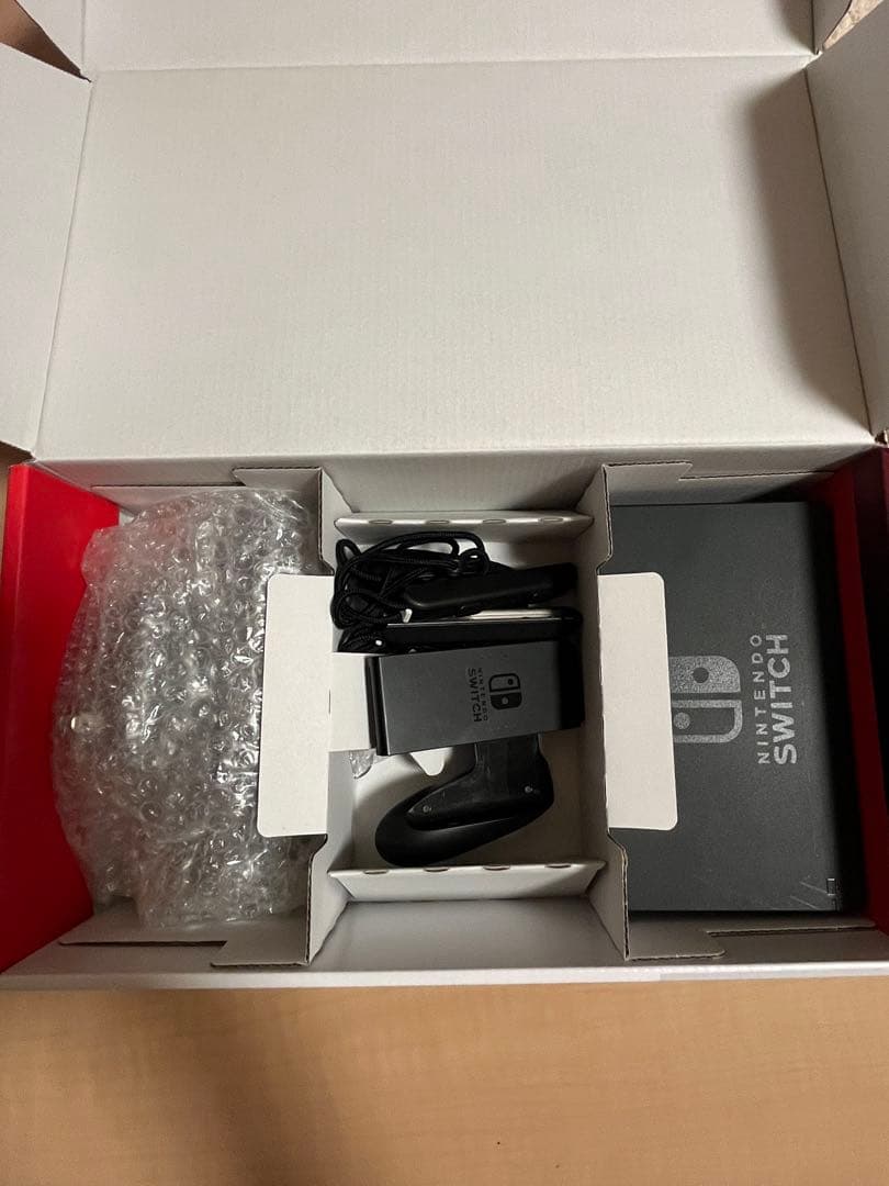 Nintendo Switch 本体　持ち運び用Switchケース