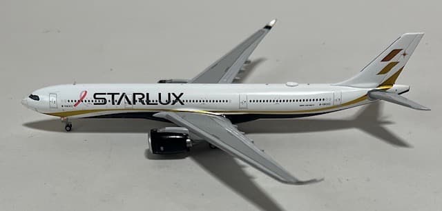 航空機・ヘリコプター STARLUX A330-900neo B-58302