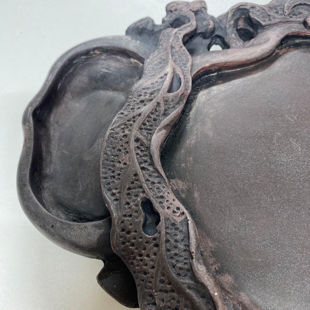 古い硯、彫刻あり