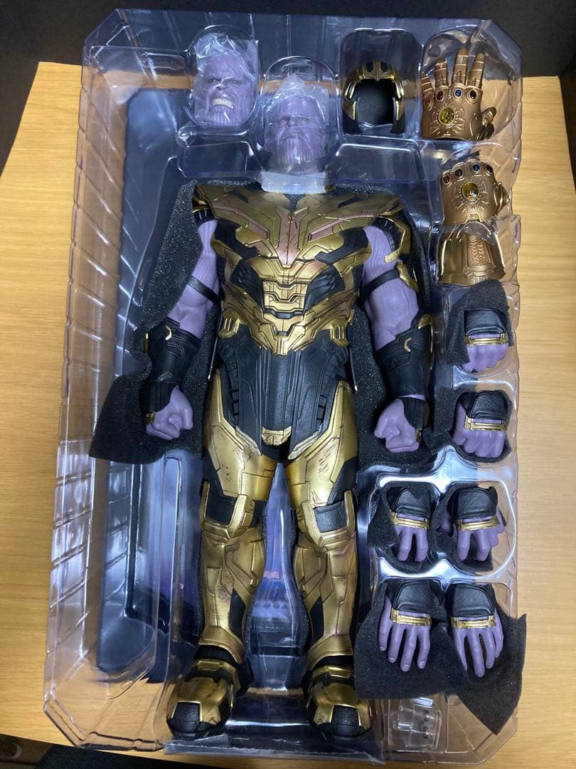 Hot Toys 「アベンジャーズ エンドゲーム」1/6 サノス