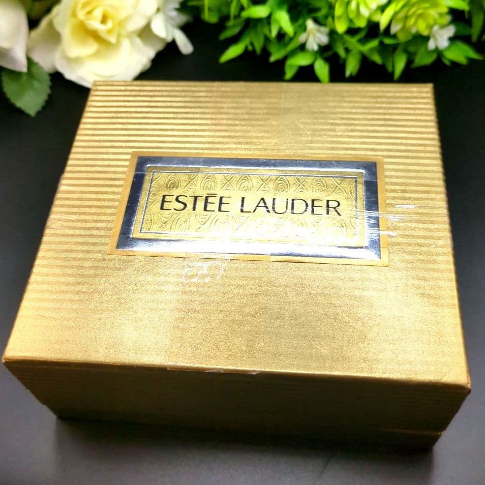 エスティローダー 限定 練り香水 コンパクト グリーンとゴールド バラの花束