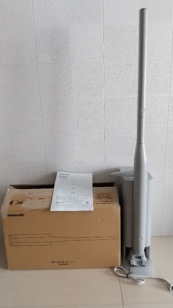 Panasonic セパレート型コードレススティック掃除機 MC-NS70F-H