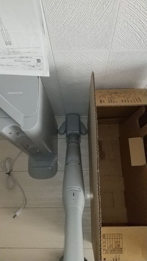 Panasonic セパレート型コードレススティック掃除機 MC-NS70F-H