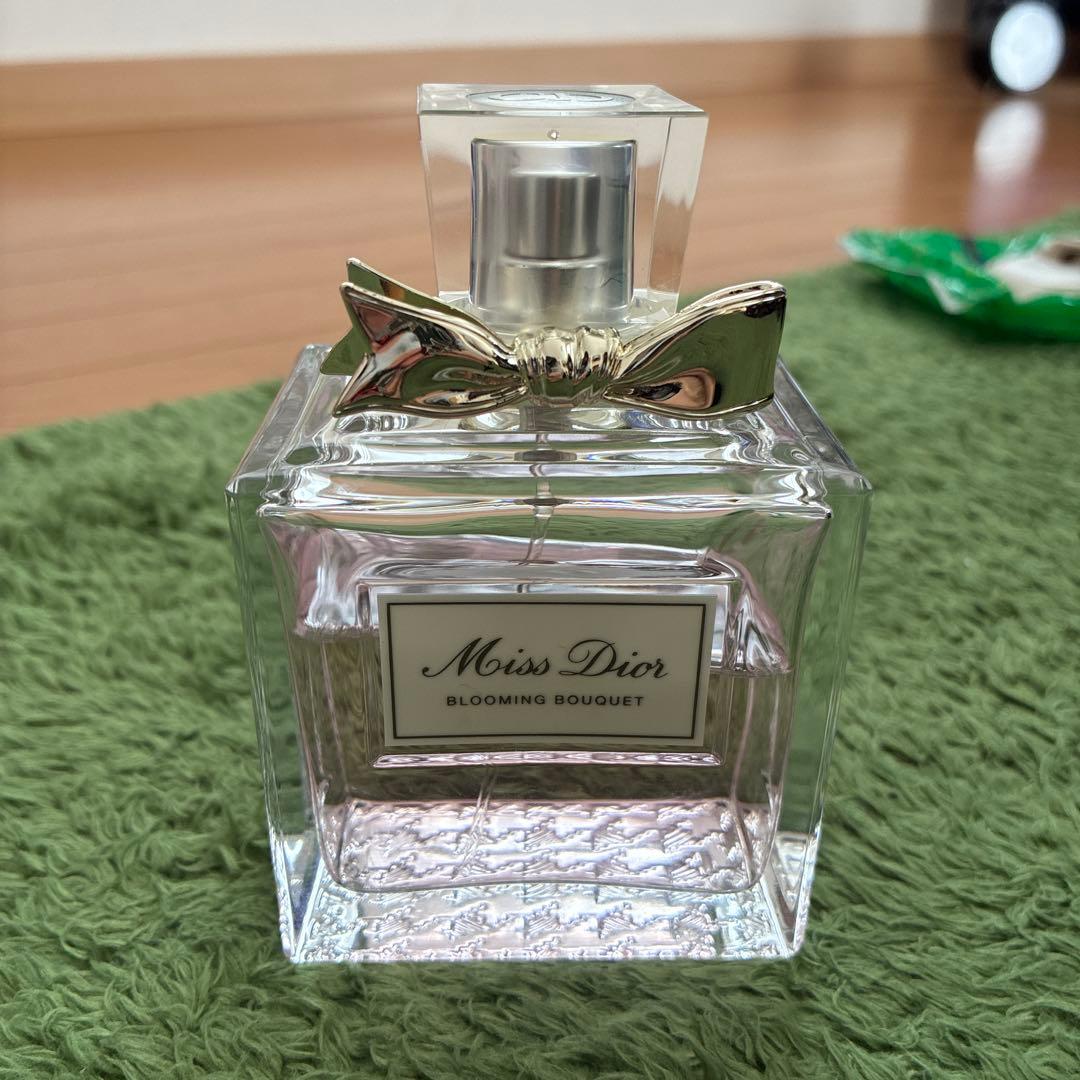 Dior 香水　ブルーミングブーケ