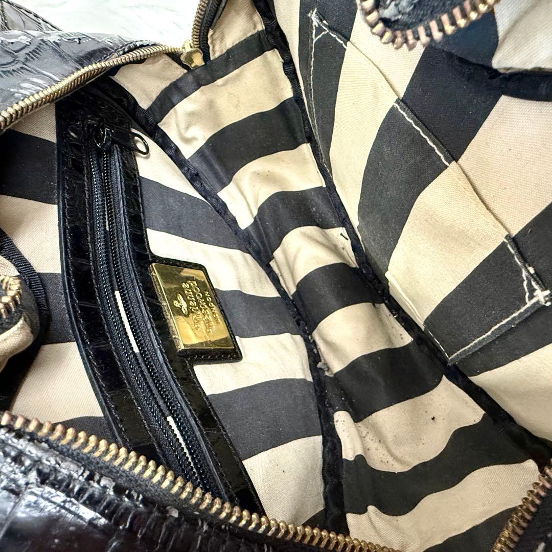 ゆ*こ様 ヴィヴィアンウエストウッド レザーハートハンドバッグ 金オーブロゴトー