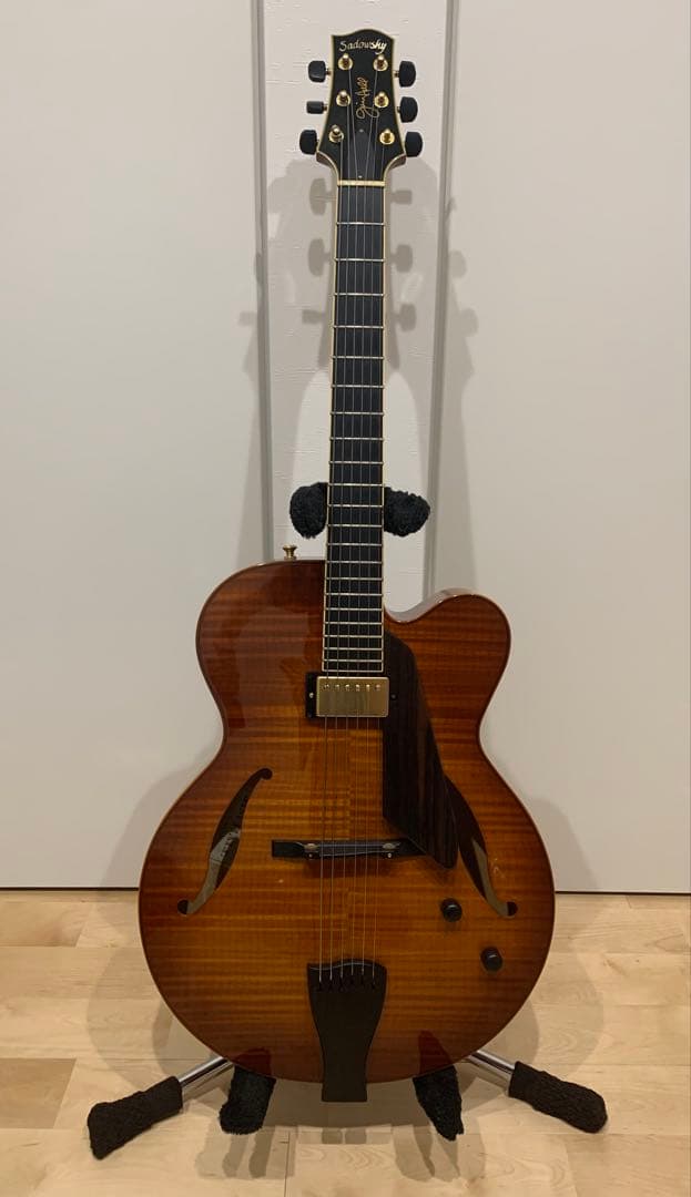 Sadowsky Jim Hall Model 初期型