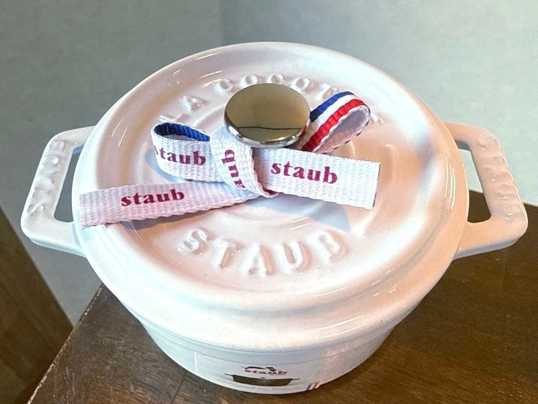 ストウブSTAUB完売ホワイトココットラウンド１０ｃｍ新品未使用 生涯保証＆箱付