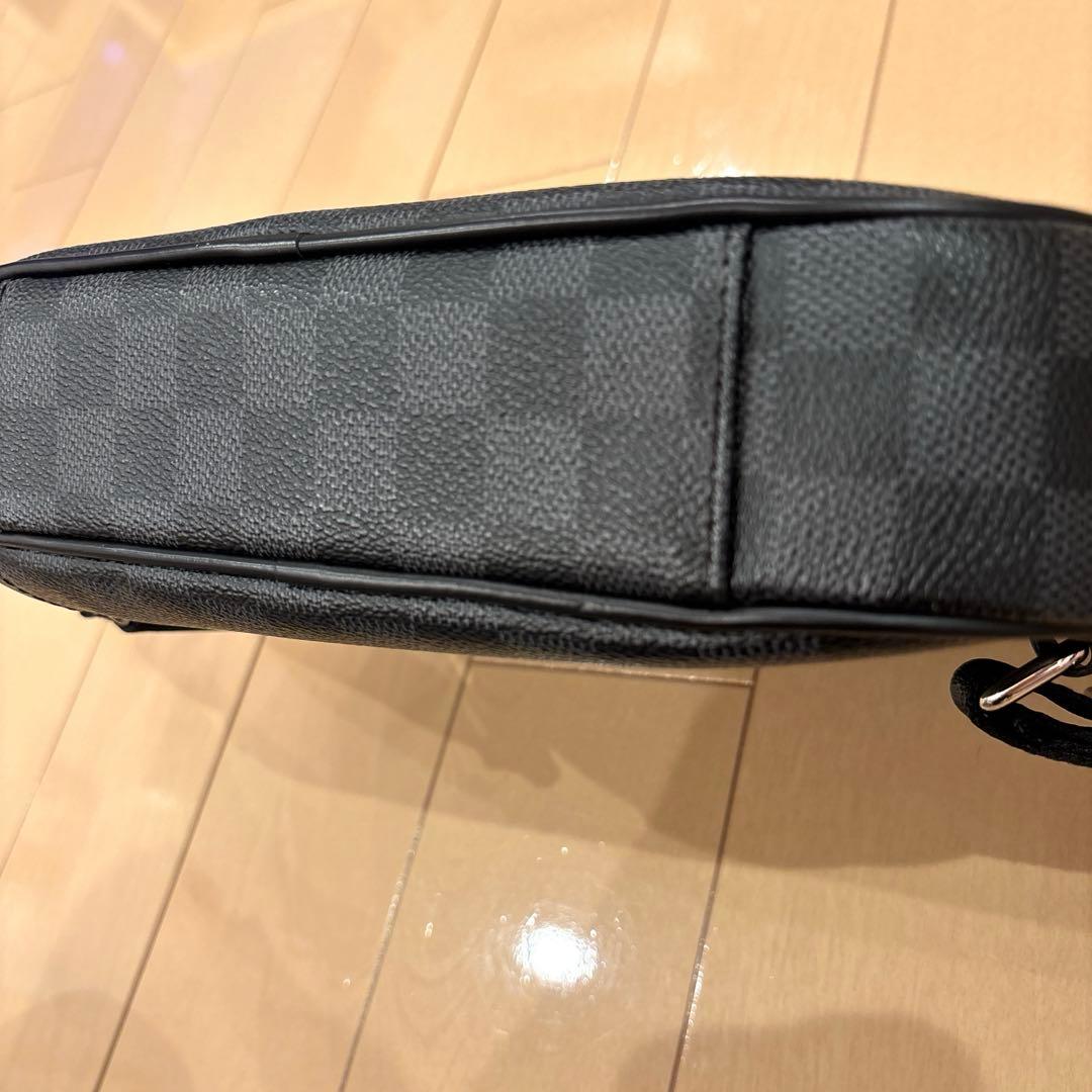 ルイヴィトン　ほぼ未使用品 ダミエグラフィット アンブレール　ショルダーバッグ