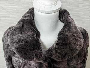 244　ホワイトベア　シェアードウィーゼル　ボレロ　ポンチョ　フリル　毛皮