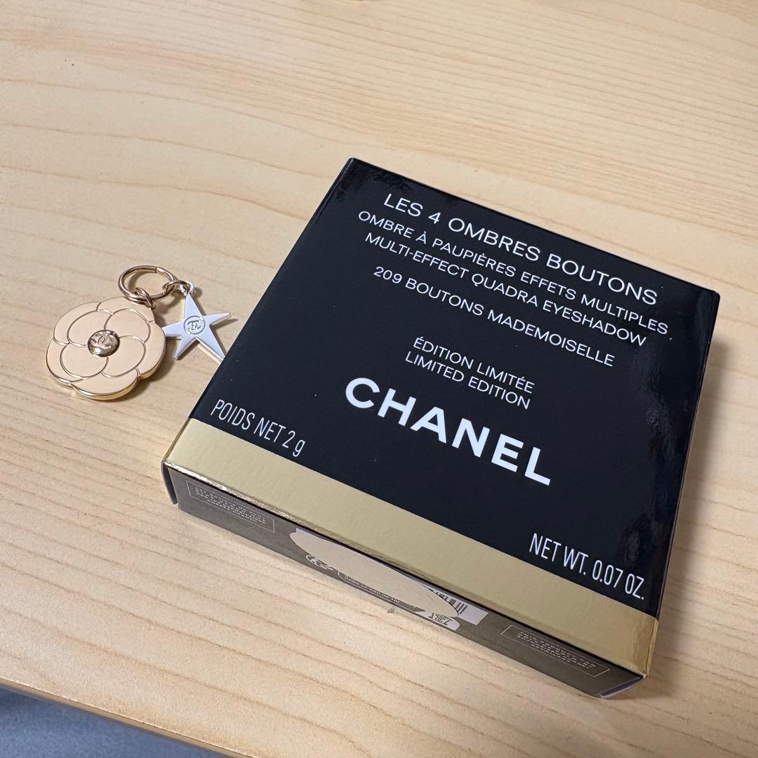 新品未使用　CHANEL レ キャトル オンブルブトン209 ホリデーチャーム付