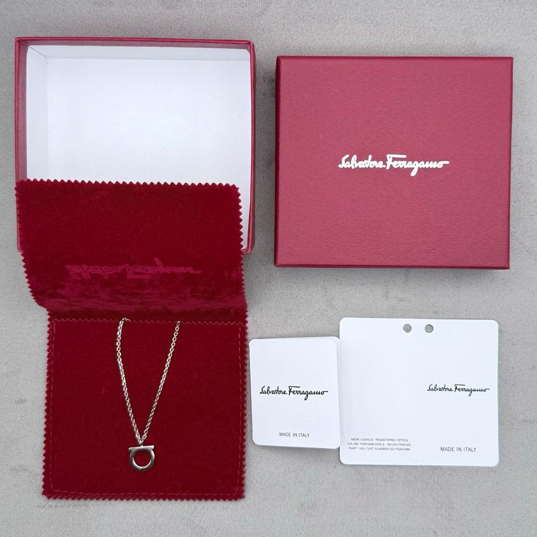 Ferragamo ガンチーニ ネックレス シルバー 箱付 正規品