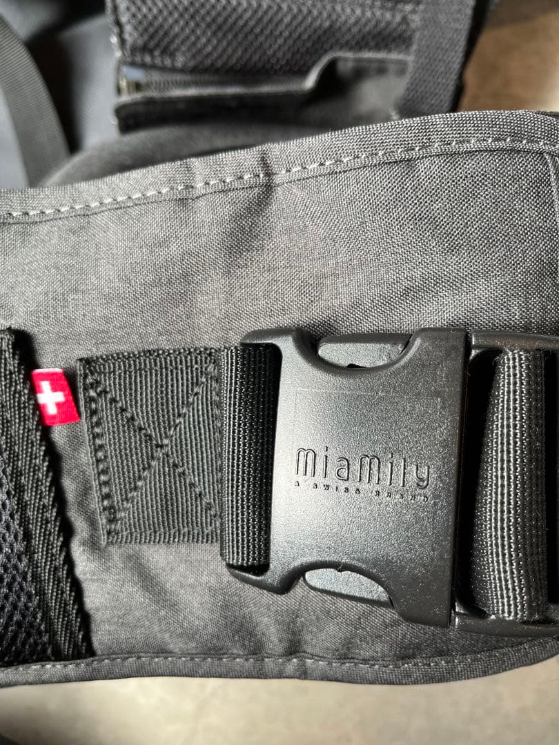 miamily 抱っこ紐 ヒップスタープラス日本モデル　チャコールブラック