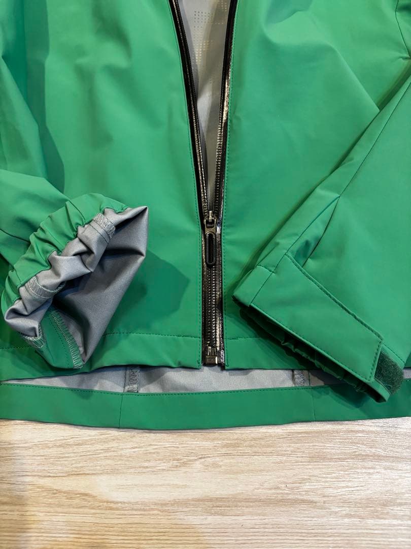 美品　DESCENTE GOLF 3レイヤー ウィンド ジャケット デサント