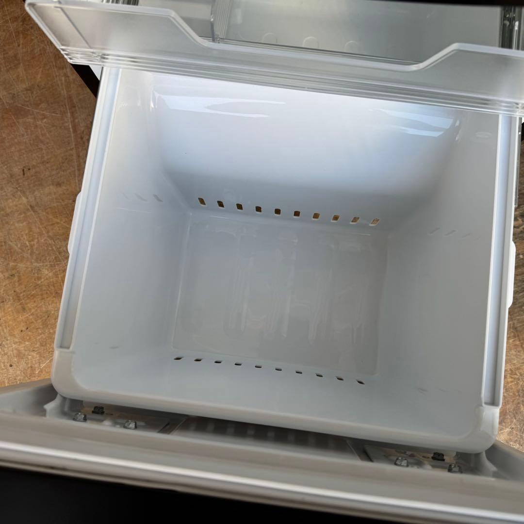 56⭐️2023年製★東芝　冷蔵庫　ブラック　黒　右開き　一人暮らし