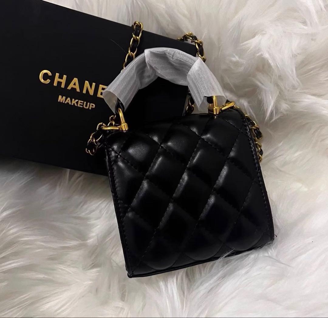 CHANEL VIP非売品　ノベルティバック　ブラックレザー ミニバッグ　ミラー