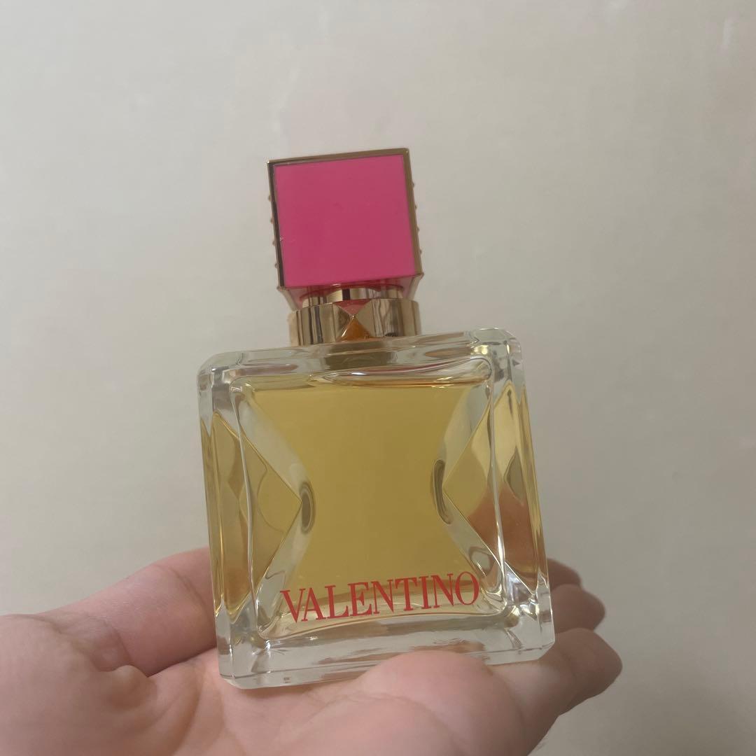 mina-chan　VALENTINO 香水 四角形ボトル