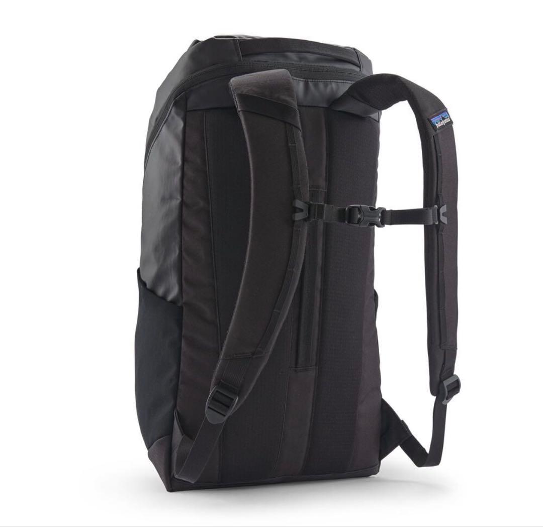 パタゴニア　ブラックホール　パック　25L 黒　新品未使用