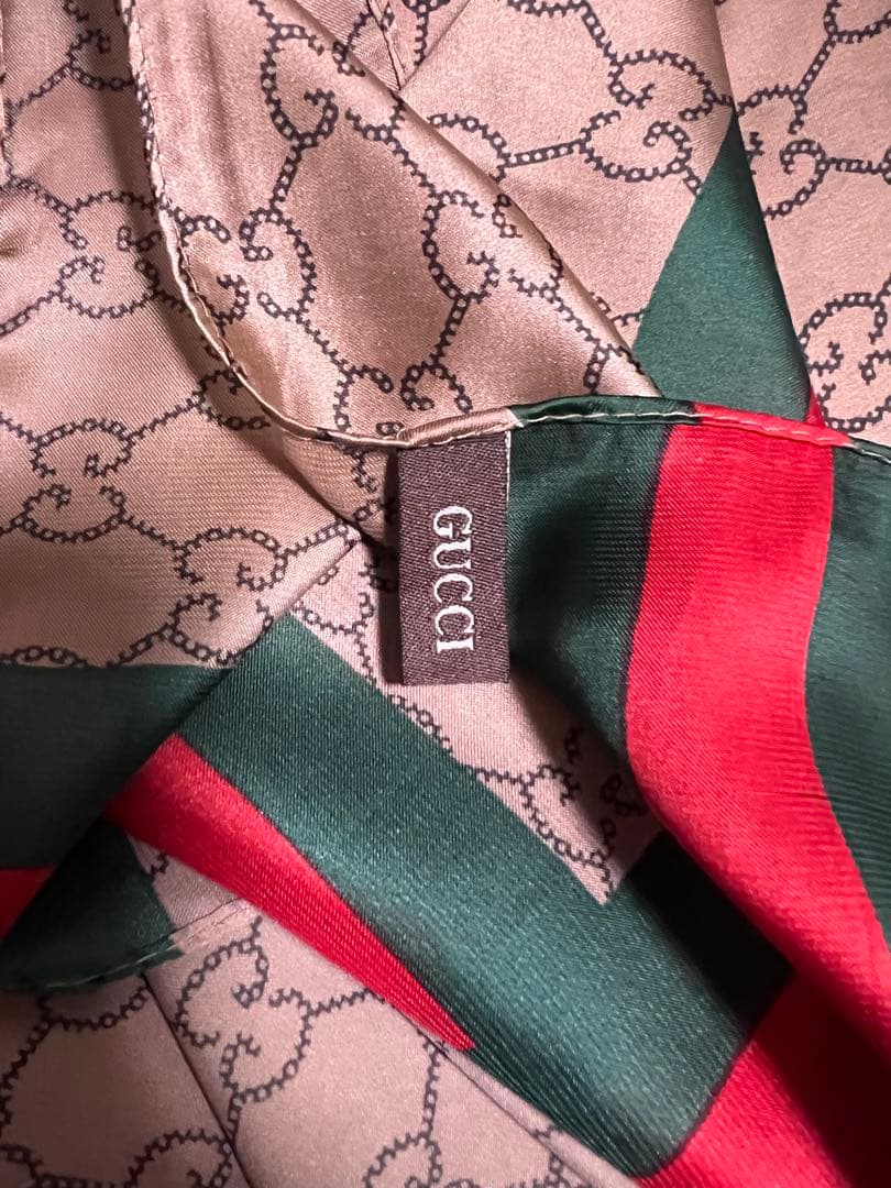 GUCCI シルクスカーフGGパターン