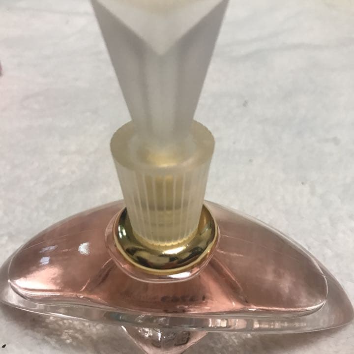 愛沢えみり愛用の香水