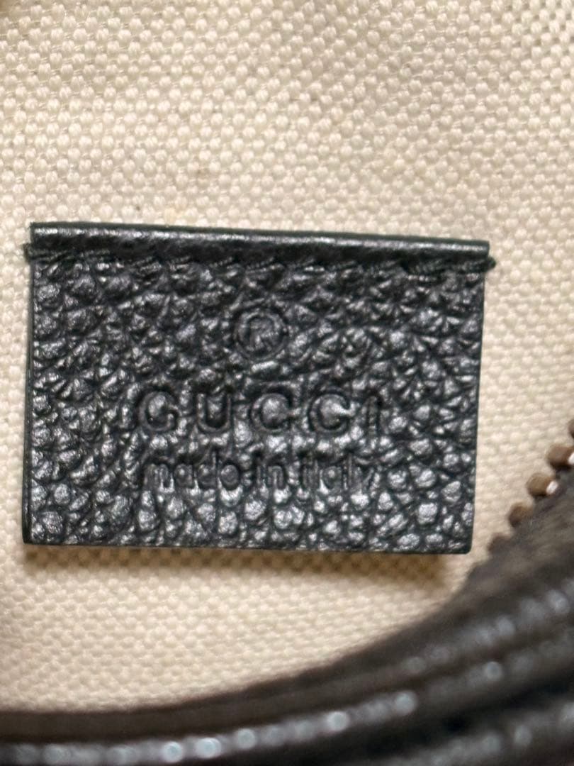 GUCCI ブラックレザー ショルダーバッグ