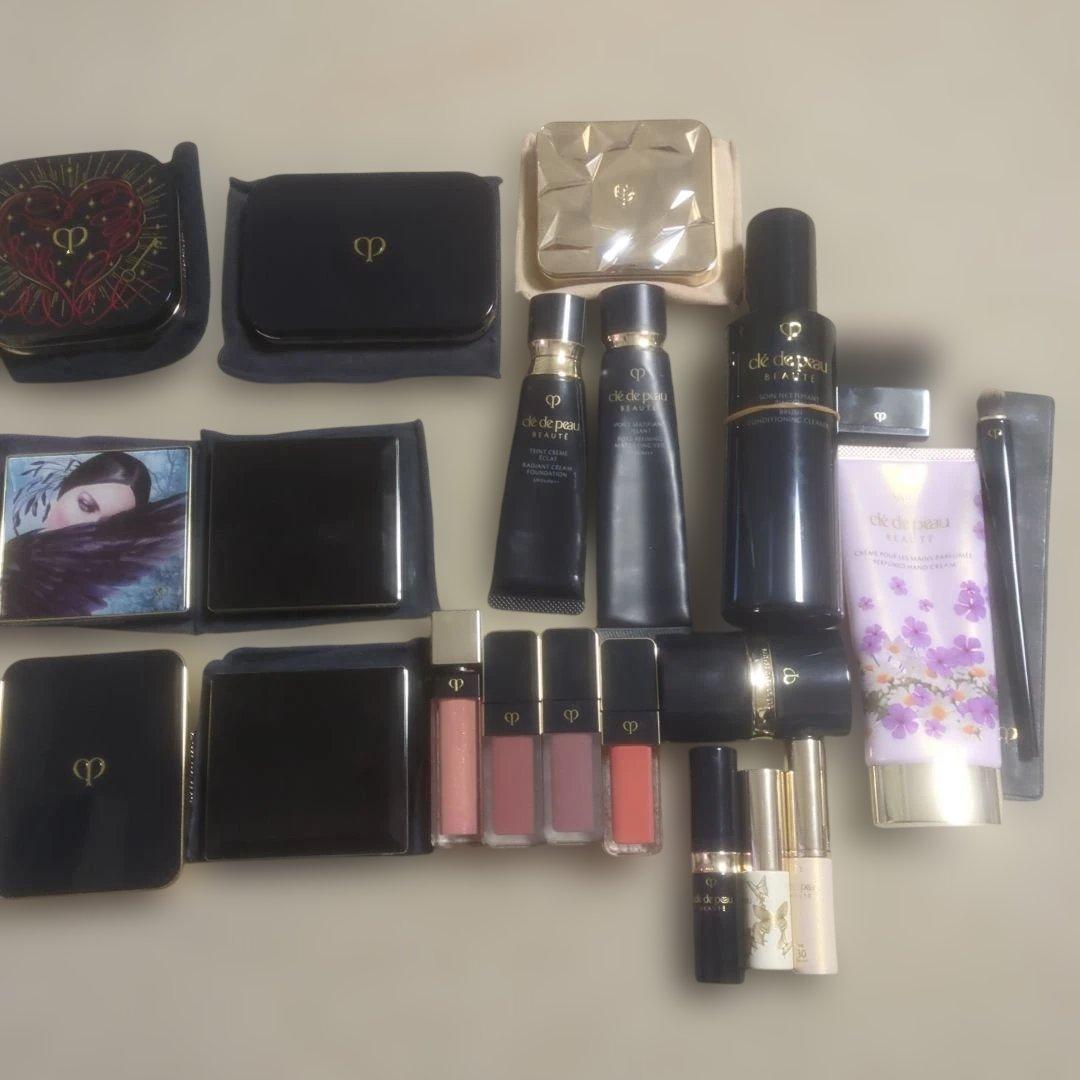 クレドポーボーテ　ベースメーク+ハイライト+アイシャドウ+リップ類+ブラシ類㉑点