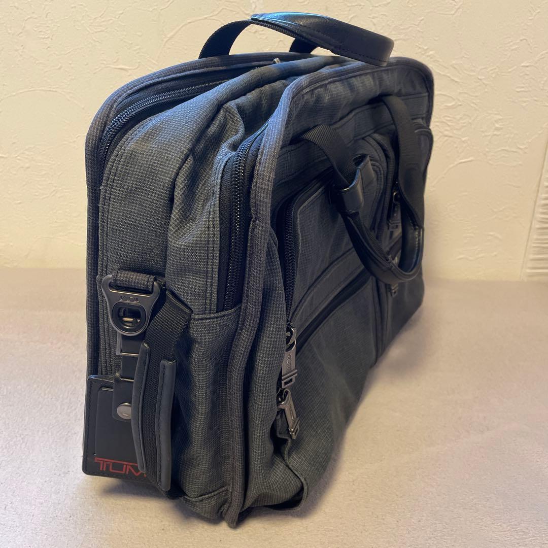 TUMI グレー ビジネスバッグ
