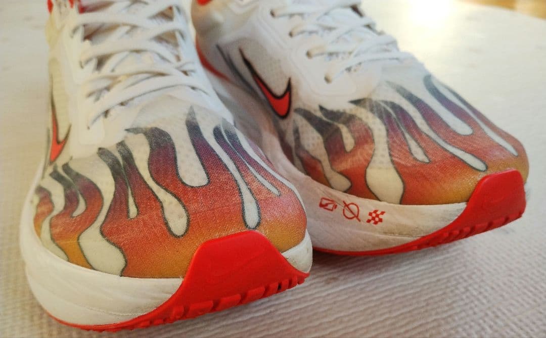 駅伝ナイキズームフライ６　ロードレーシングシューズ　ランニングシューズ27cm