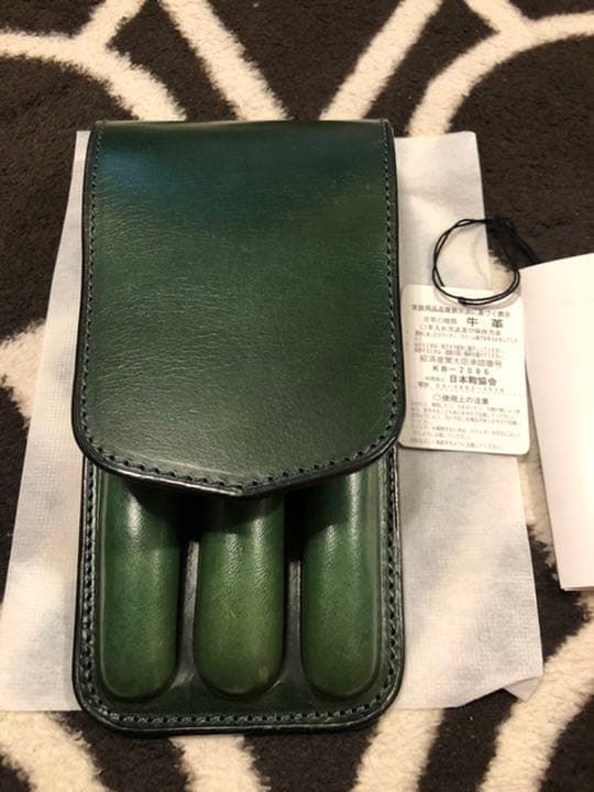 Flathority by Le Bonheur  ペンケース　3本入り　緑色