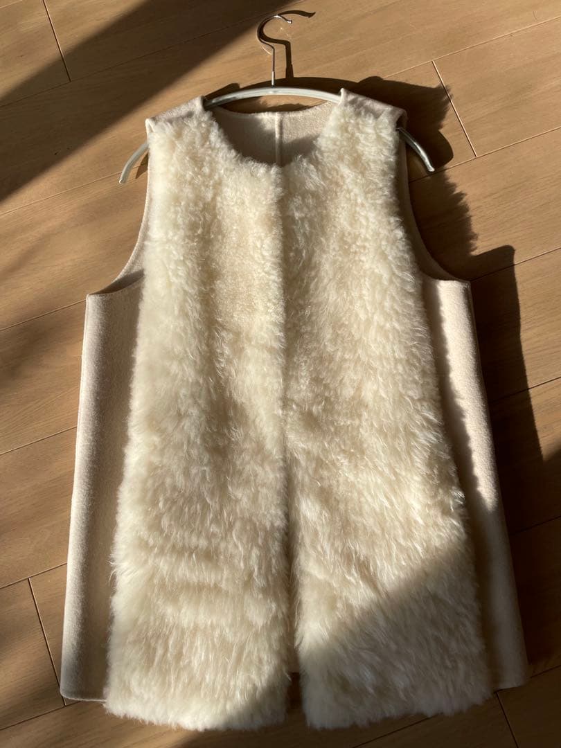 アイボリーファーベスト ノースリーブ