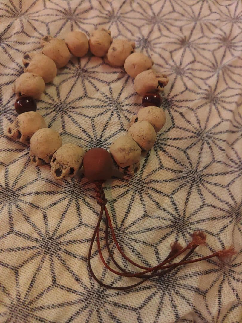 辰巳又助　陶器　髑髏数珠