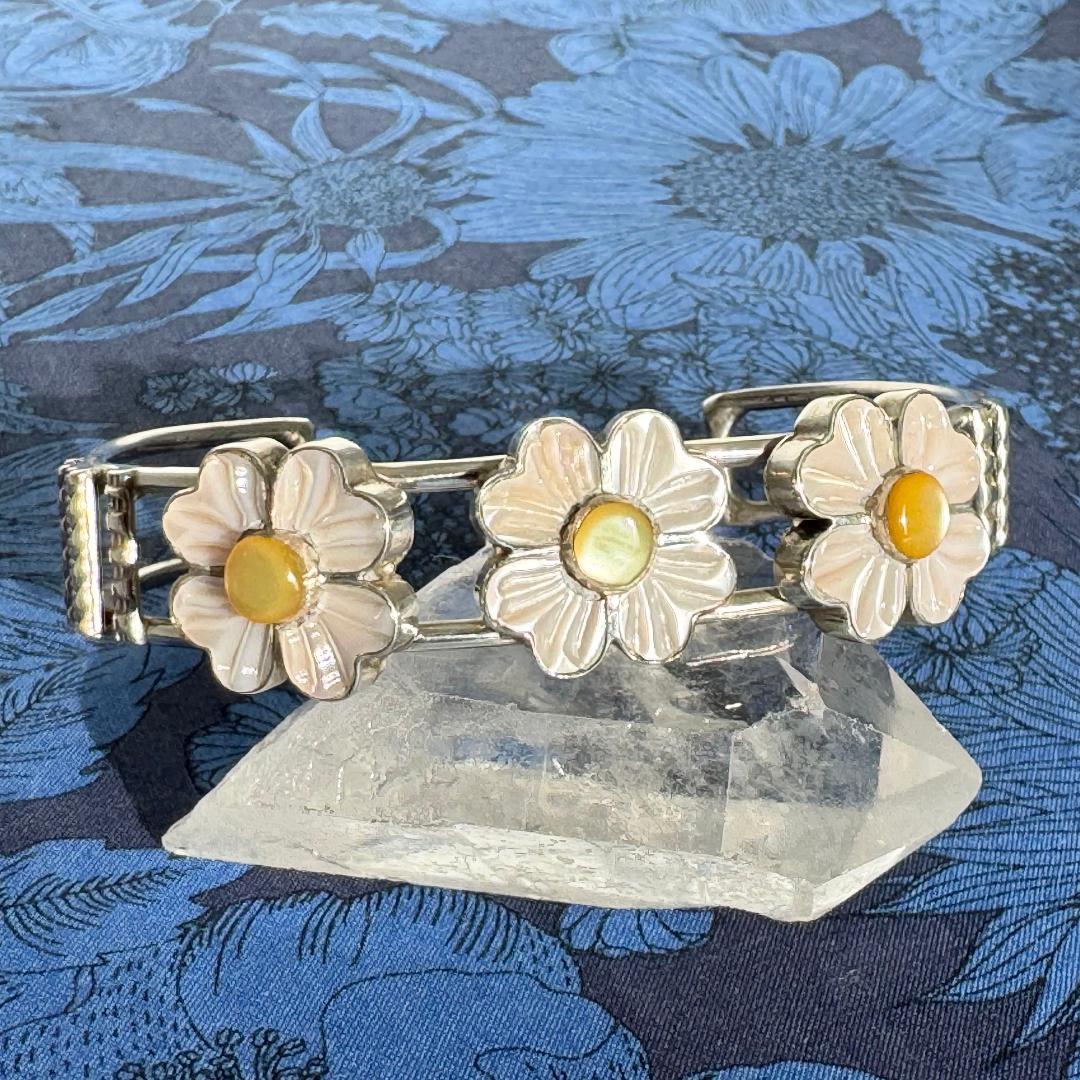 1990s　ヴィンテージ　シェル　フラワー　ブレスレット　インディアンジュエリー