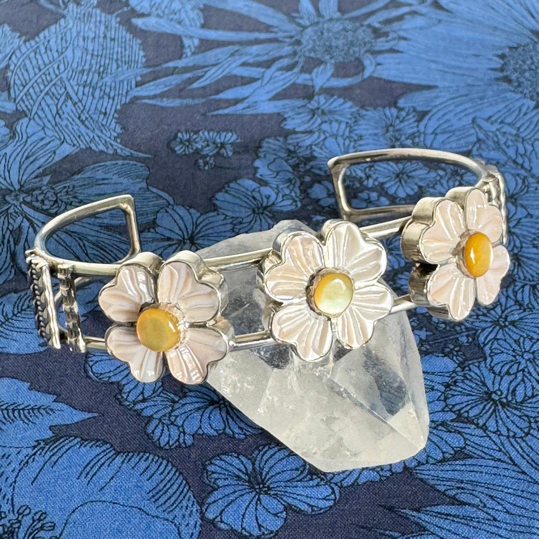 1990s　ヴィンテージ　シェル　フラワー　ブレスレット　インディアンジュエリー