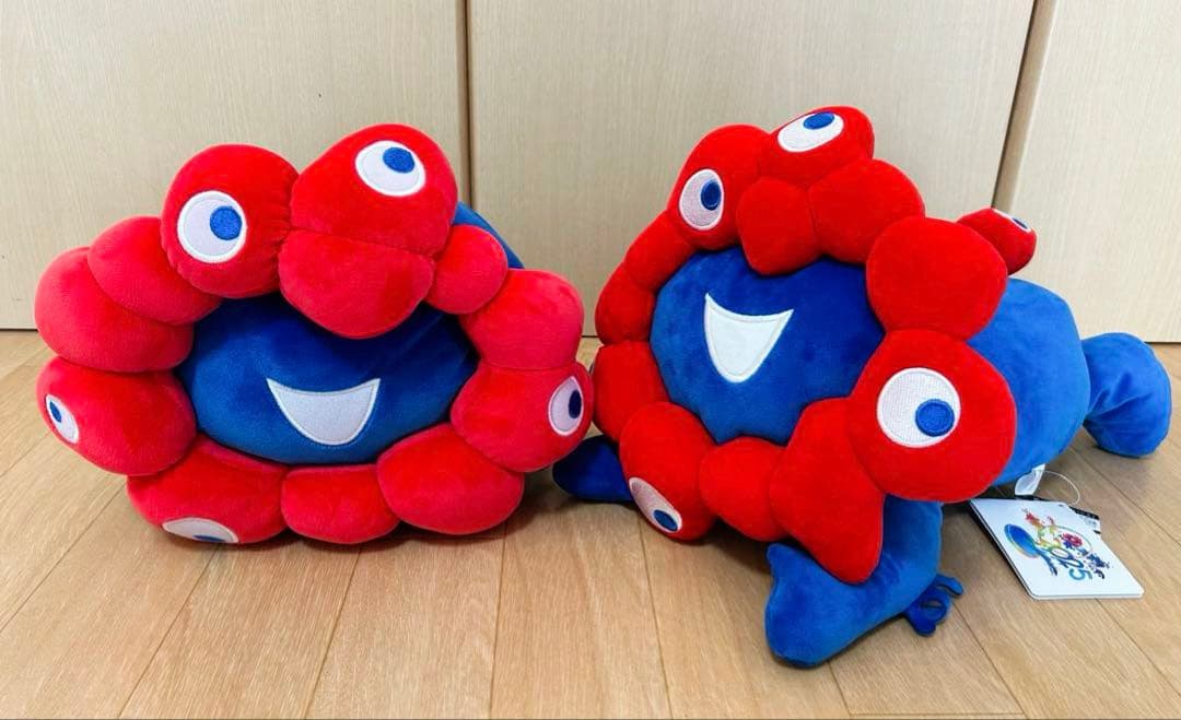 大阪関西万博　ミャクミャク　もっちりぬいぐるみ　大　這型ぬいぐるみ　Ｌ