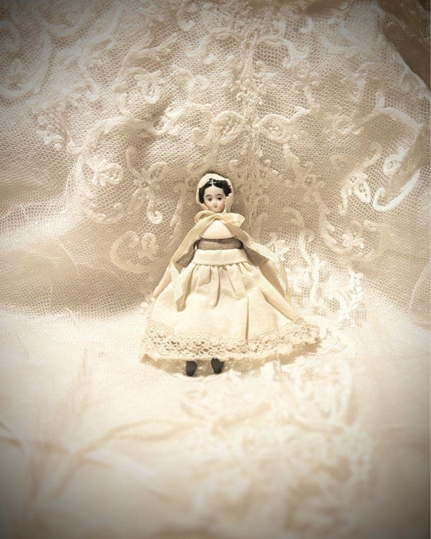 チャイナヘッドドール極小*パリアンドール*ミニチュア8.7cm*センターパート