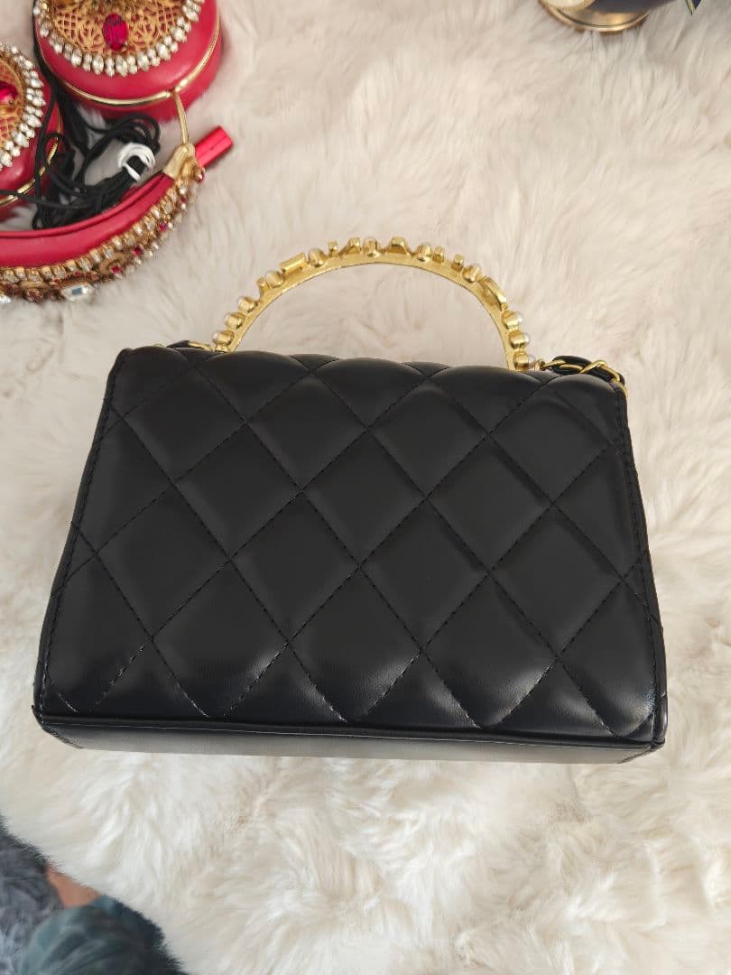 CHANEL（シャネル）ハンドル付き ミニショルダーバッグ