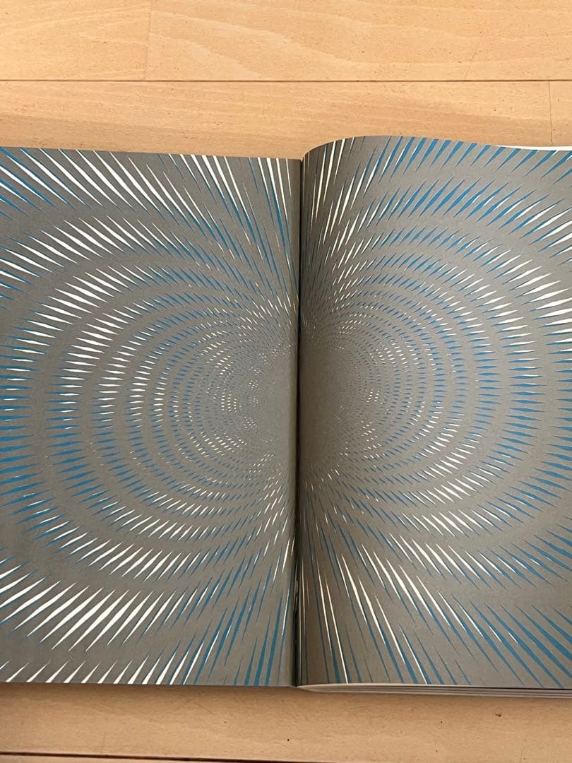 アート・デザイン・音楽 Contact High Zine Issue 4