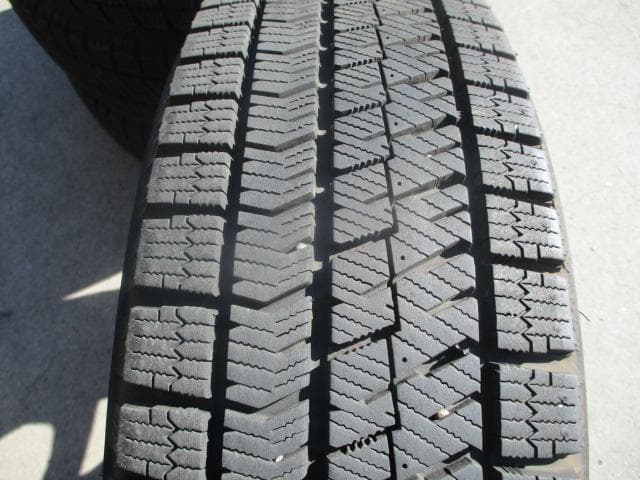 送料込み☆良品　ブリヂストンスタッドレス 175/65R15☆フィット・アクア