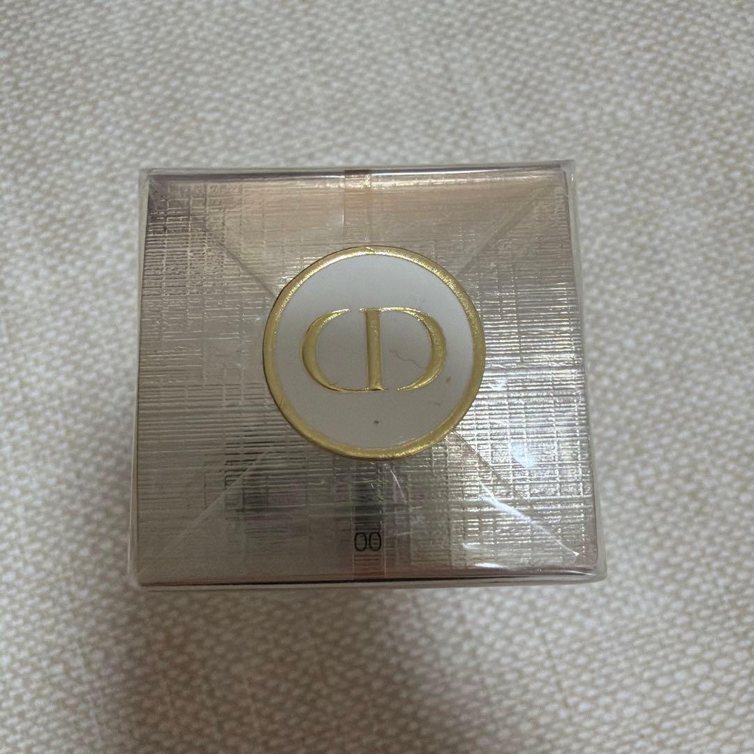 ディオール プレステージ ホワイト ル プロテクター UV ルミエールBB 00