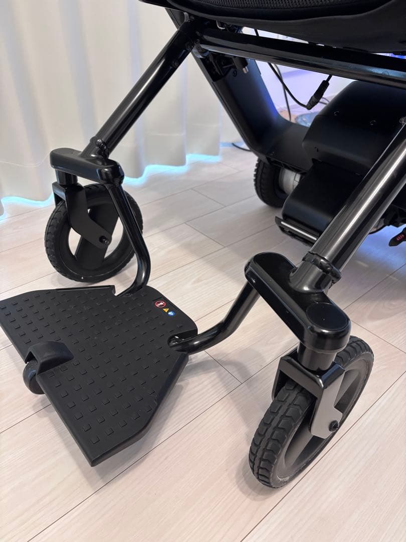 WHILL Model F 電動車椅子　ホワイト