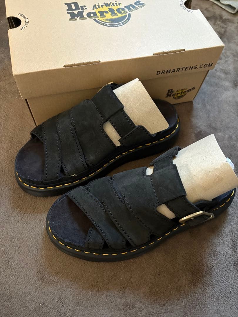 Dr. Martens ブラックサンダル