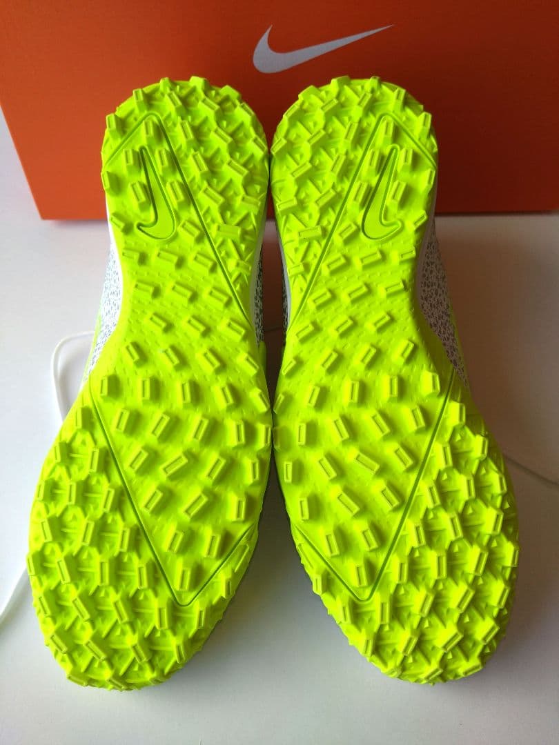 Nike　サッカー　フットサル　シューズ 25.5cm