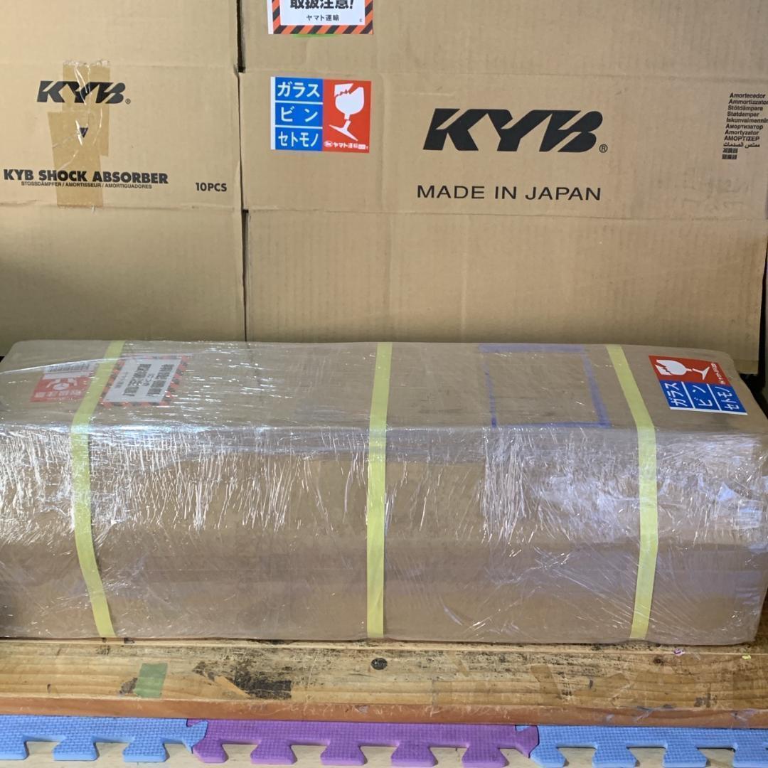 新品 KYBカヤバ EXｔａｇｅエクステージ 1台分 200系ハイエース2WD用
