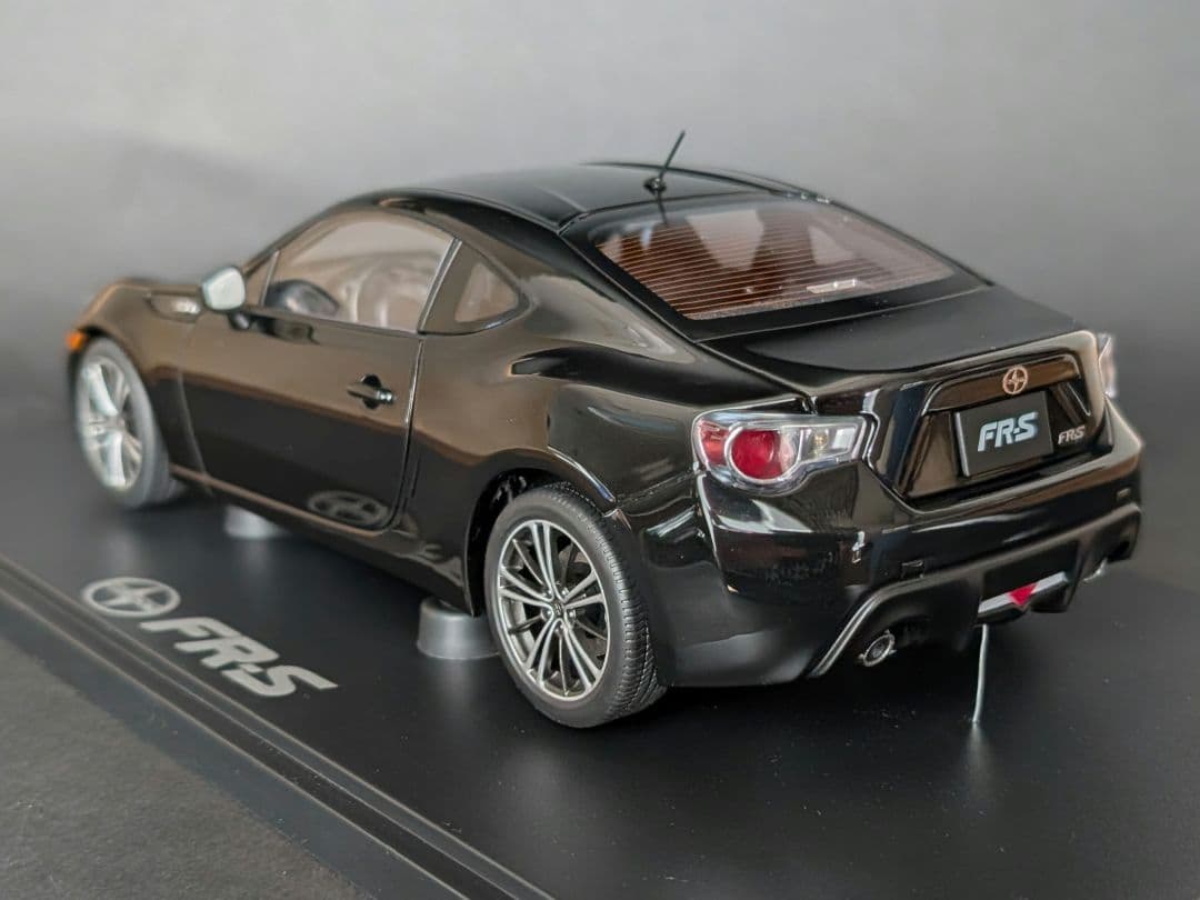 【ハチハチ】オートアート 1/18 サイオン FR-S 86 北米仕様