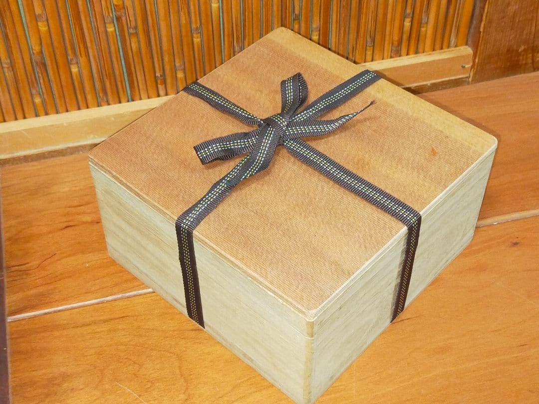 ♥茶碗　緑釉　無銘　桐箱付き　茶道具　骨董　古玩