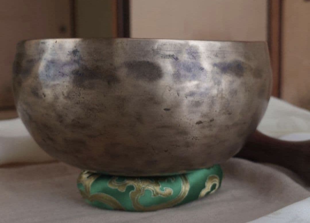 【本日限定価格】本物のシンギングボウルが欲しい方に　薄型　手打ち　チベット　密教